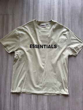 ESSENTIALS Men's Crewneck T-Shirt in Light Sage (Large)